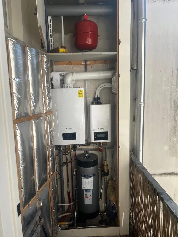 Compacte technische kast met installaties